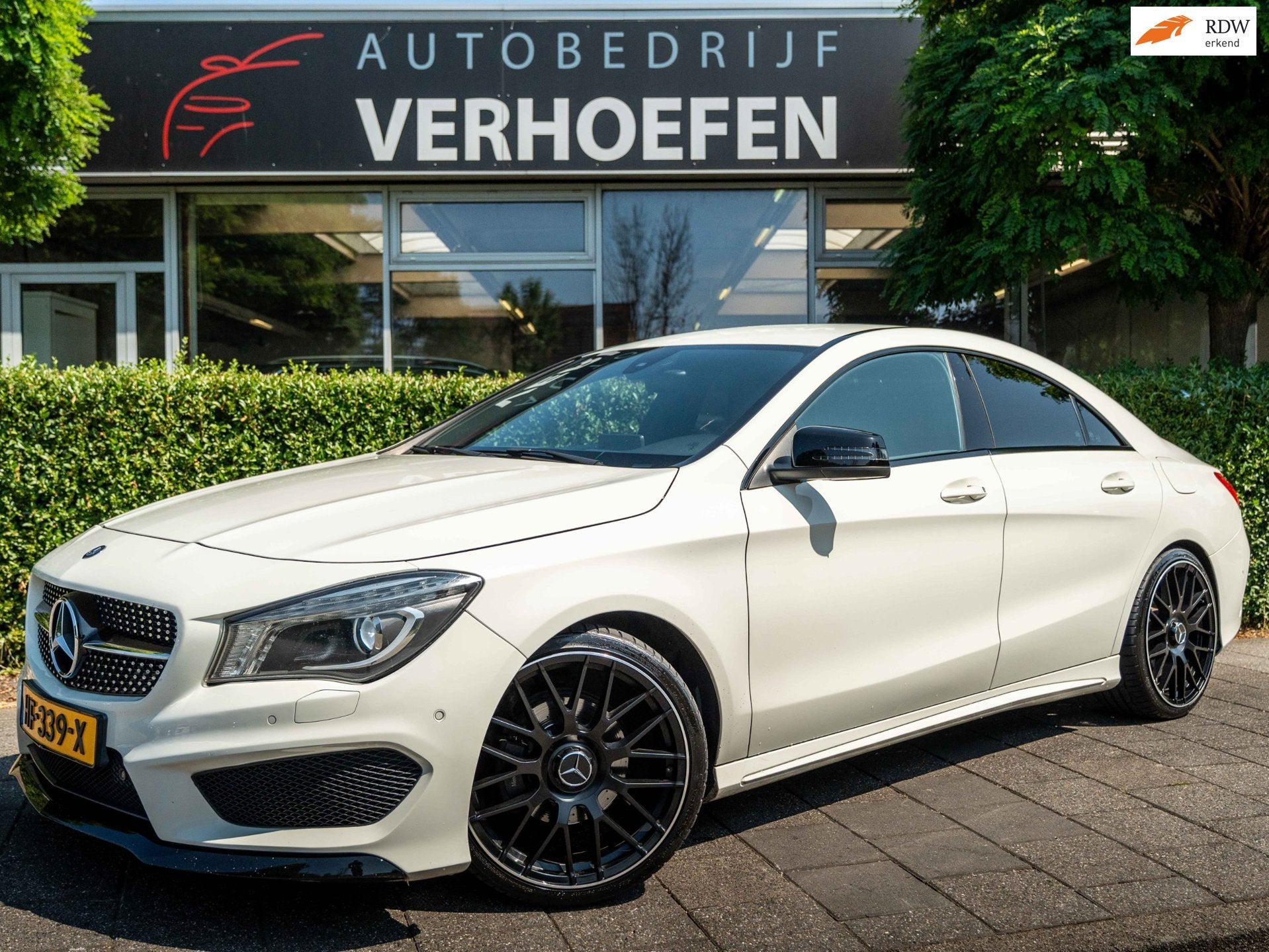Mercedes-Benz CLA-klasse 180 OrangeArt Edition - AUTOMAAT -, Auto's, Gebruikt, 4 cilinders, 715 kg, 1595 cc