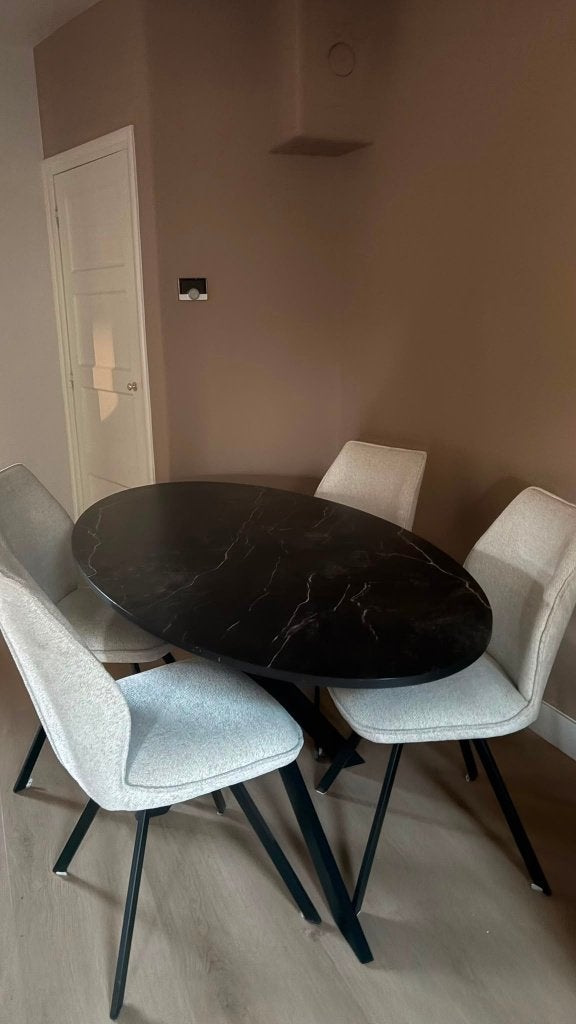 Ovale eettafel met marmerlook en zwart onderstel, Ophalen, Modern, Industrieel, Overige materialen, Nieuw