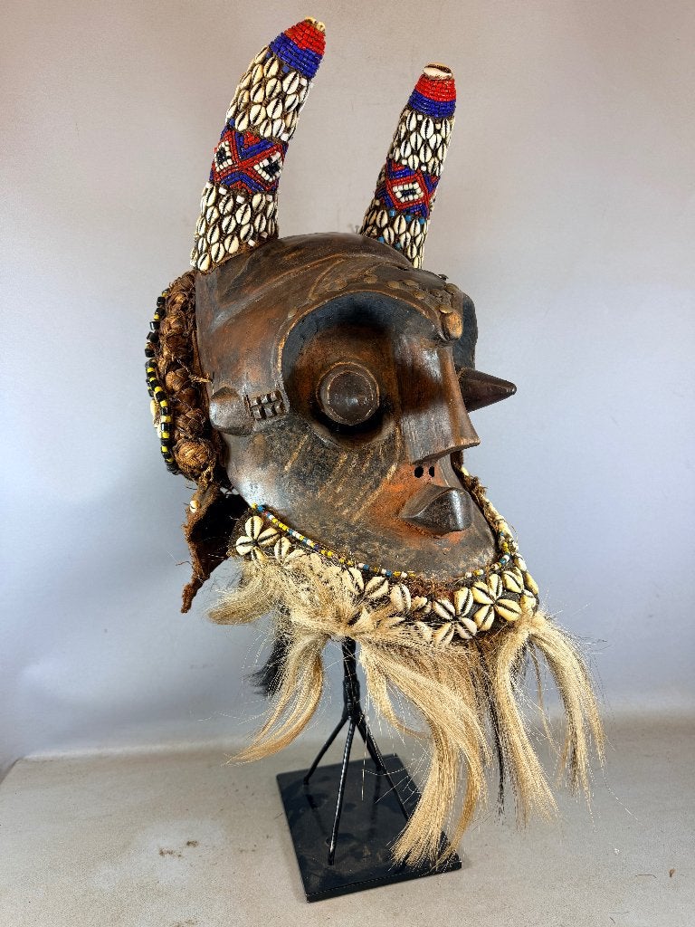 260607 Antique Afrikaans Ngeende Isheen Imalu Kuba masker, Ophalen of Verzenden