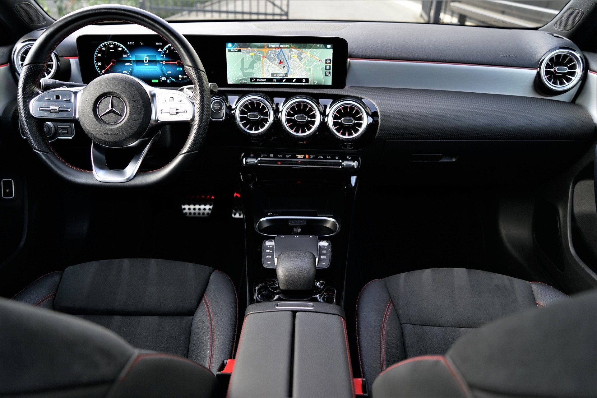 Mercedes-Benz A-Klasse 250 e AMG 218pk Pano Camera Sfeerverl, Auto's, Mercedes-Benz, Gebruikt, 4 cilinders, Bedrijf, Hybride Elektrisch/Benzine
