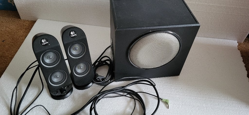 speakerset comuter, Computers en Software, Pc speakers, Ophalen of Verzenden, Zo goed als nieuw, Logitech G