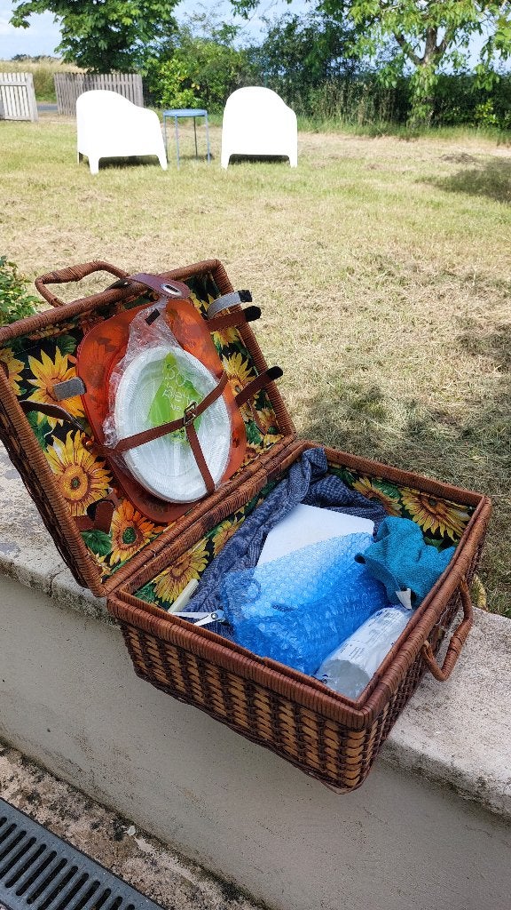 picknick mand met inhoud, Ophalen, Gebruikt