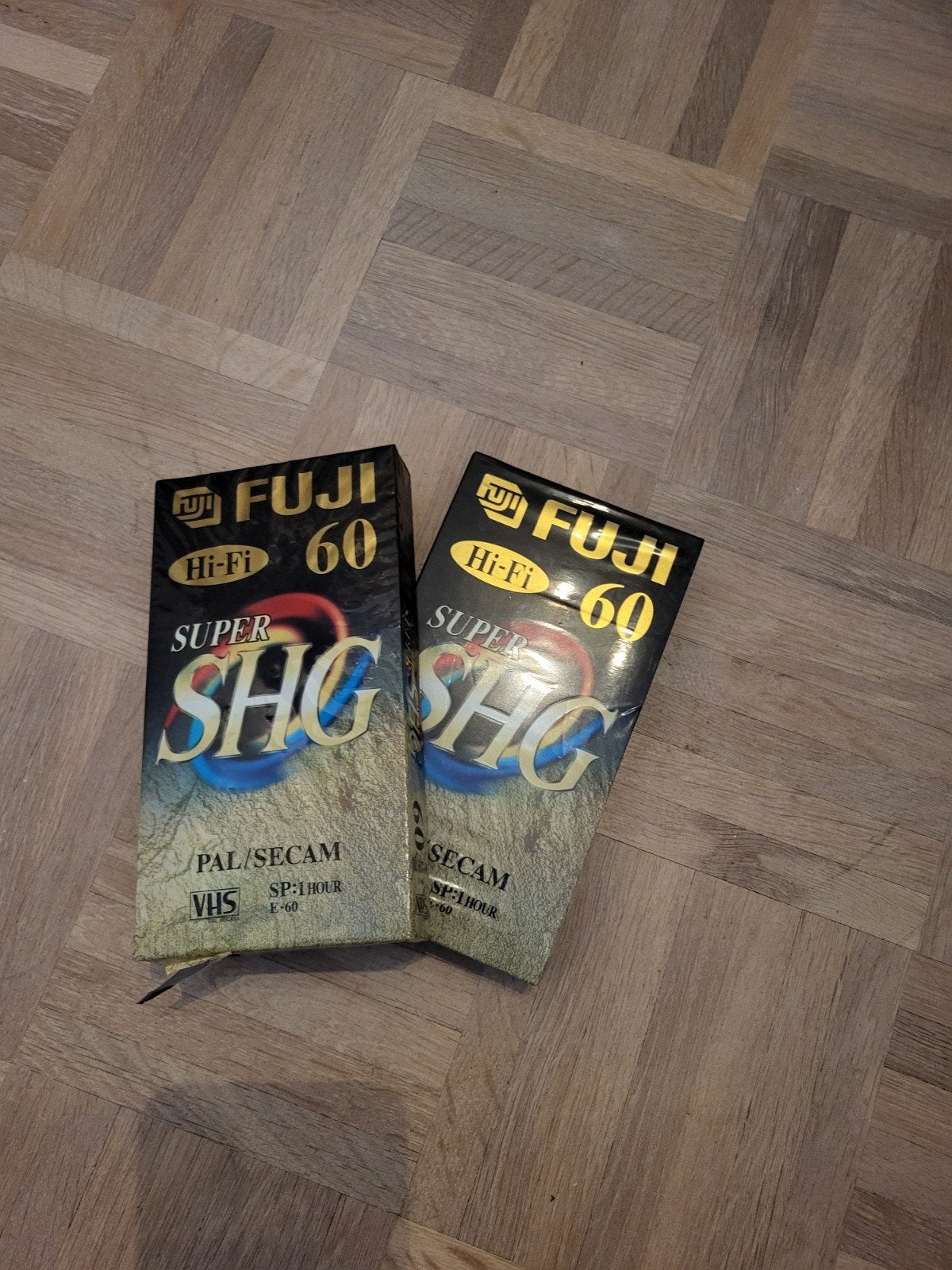 2 nieuwe Fuji HiFi 60 Super SHG VHS banden, Cd's en Dvd's, Ophalen of Verzenden