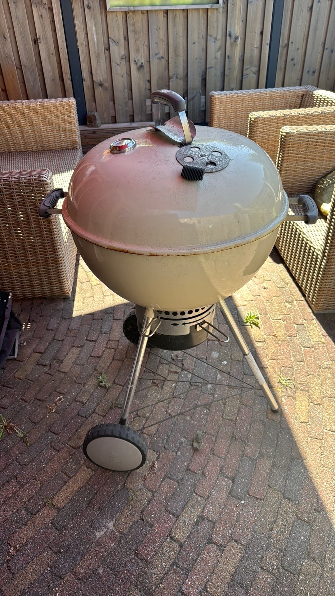 Houtskool barbeque weber wit, Ophalen, Zo goed als nieuw