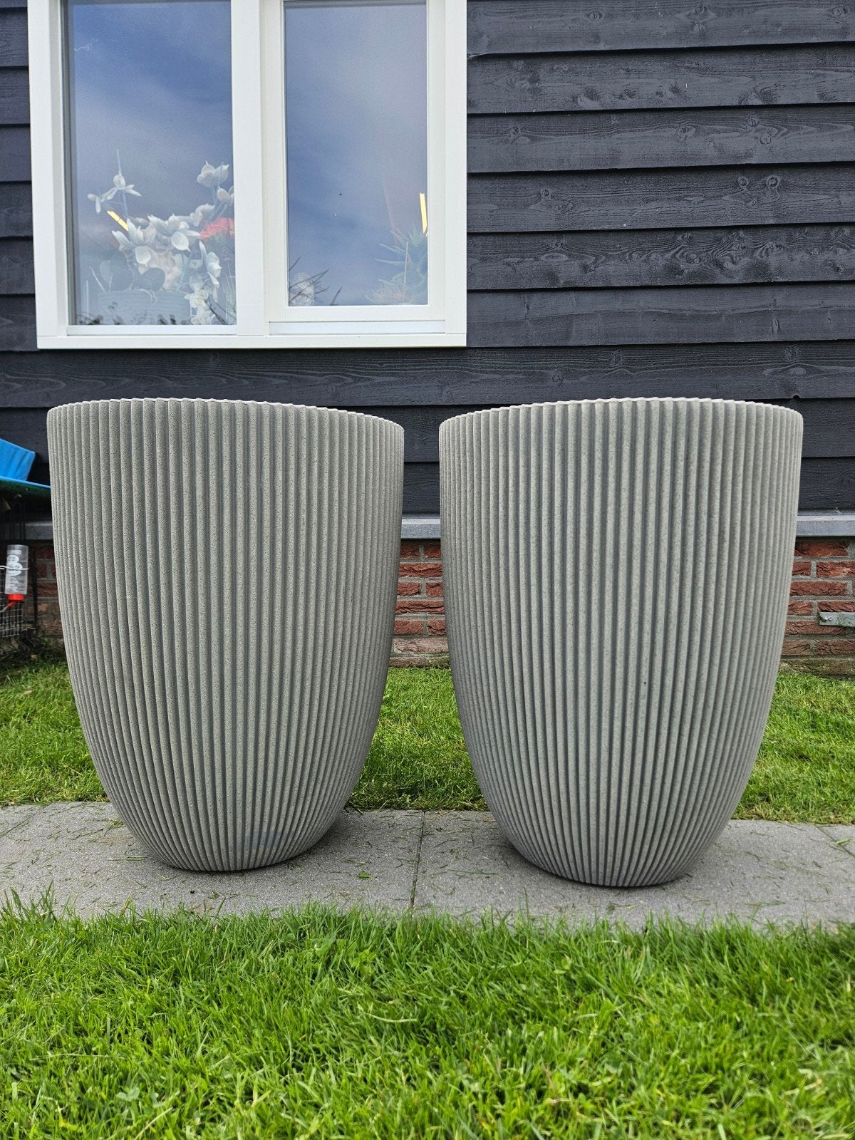 Nieuwe Capi bloembakken kleur grijs            AANBIEDING, Tuin en Terras, Kunststof, Capi, Capi, Rond