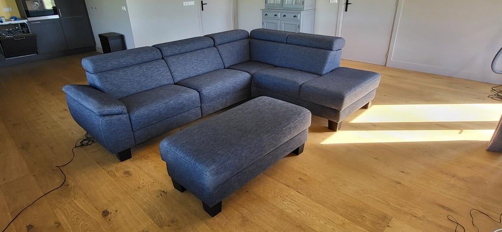Zo goed als nieuwe hoekbank met elektrische relaxfunctie, Ophalen, 250 tot 300 cm, Hoekbank, 75 tot 100 cm