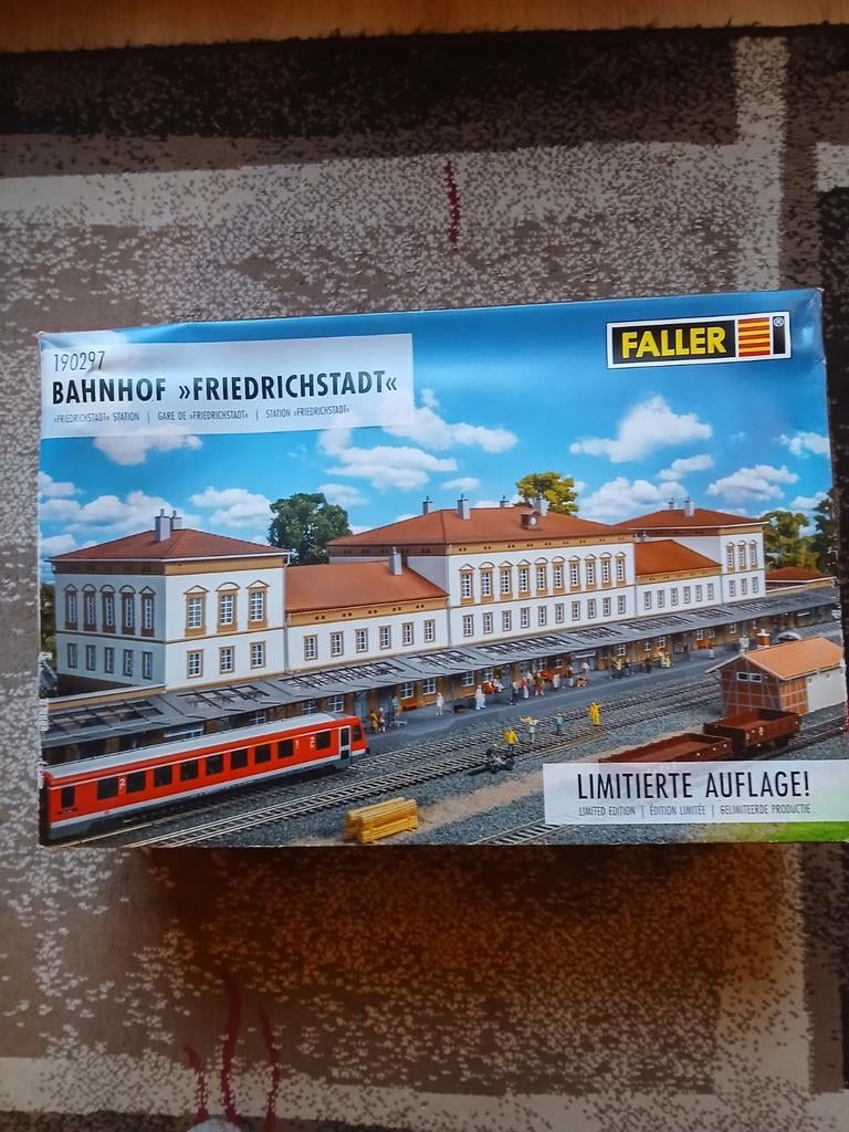 Faller 190297 Bahnhof Friederichstadt, Overige merken, Gelijkstroom of Wisselstroom, Brug, Tunnel of Gebouw, Nieuw