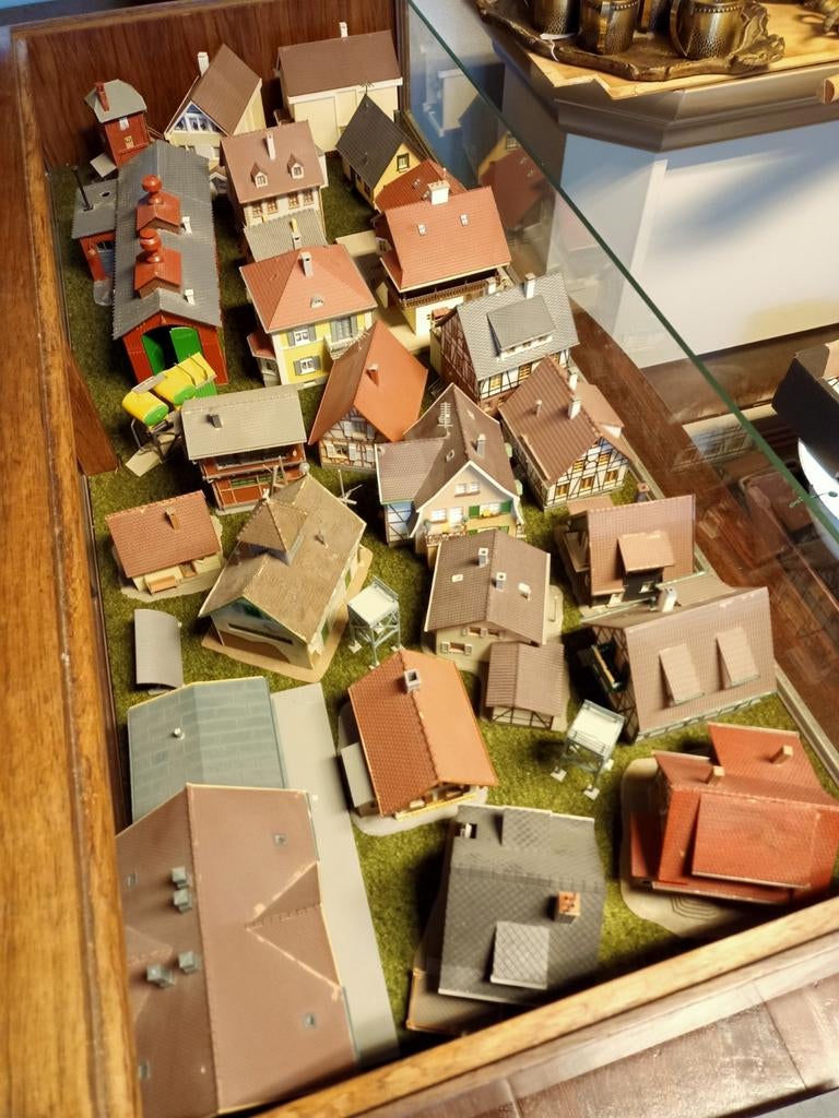 Grote partij vintage modelbouw huisjes, Ophalen