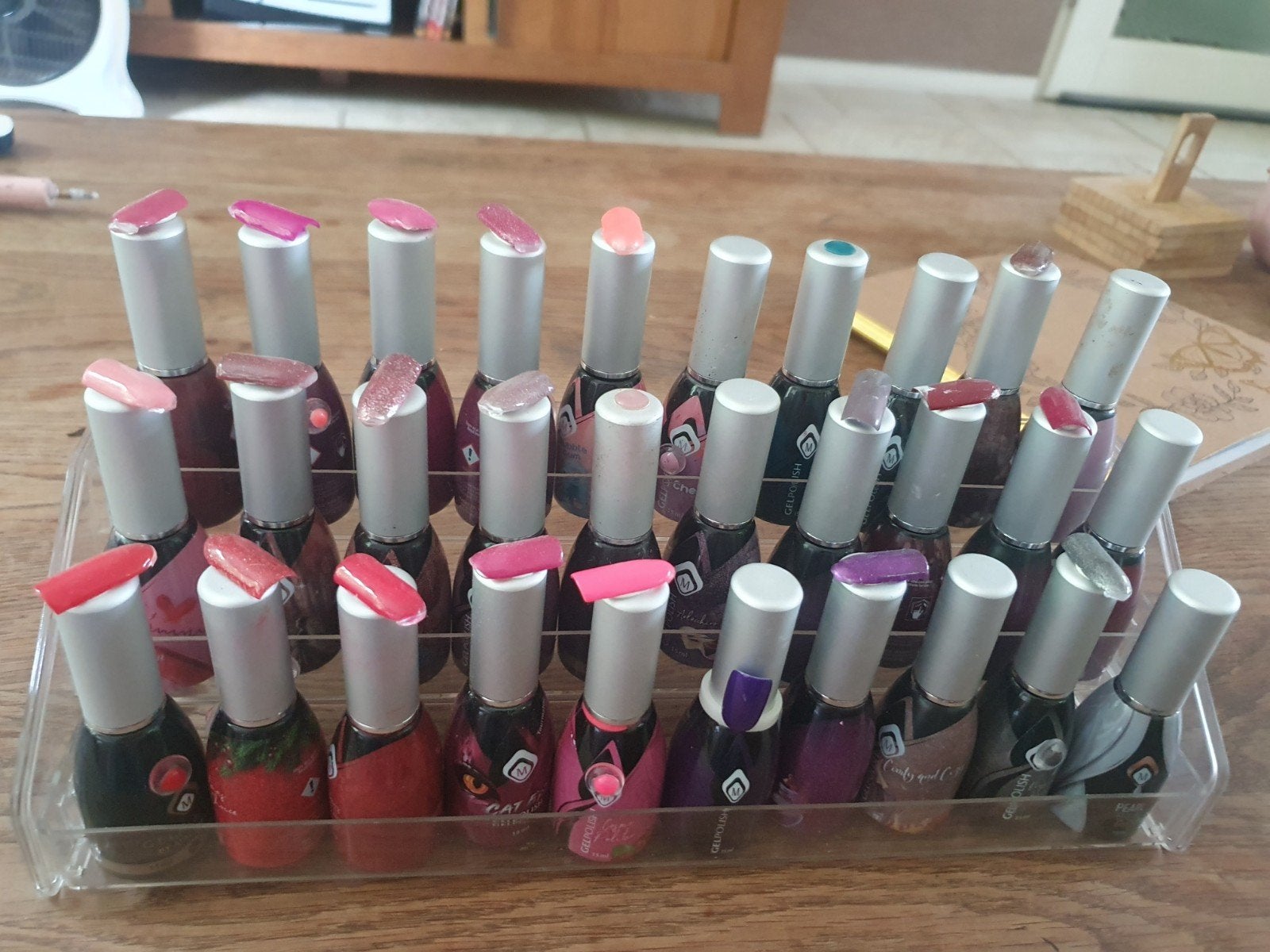 Magnetic gelnagellak set met kleuren en display, Sieraden, Tassen en Uiterlijk, Uiterlijk | Cosmetica en Make-up, Gebruikt, Overige kleuren