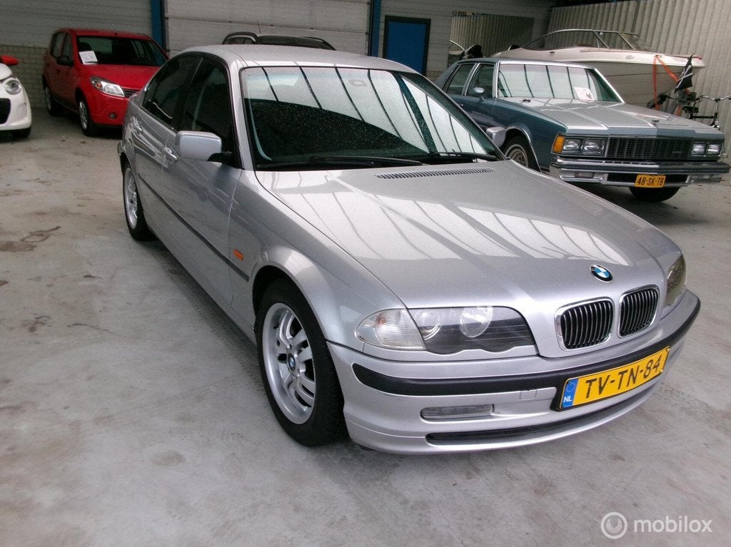 BMW 3-serie 323i, Auto's, Achterwielaandrijving, 2494 cc, 1600 kg, 170 pk