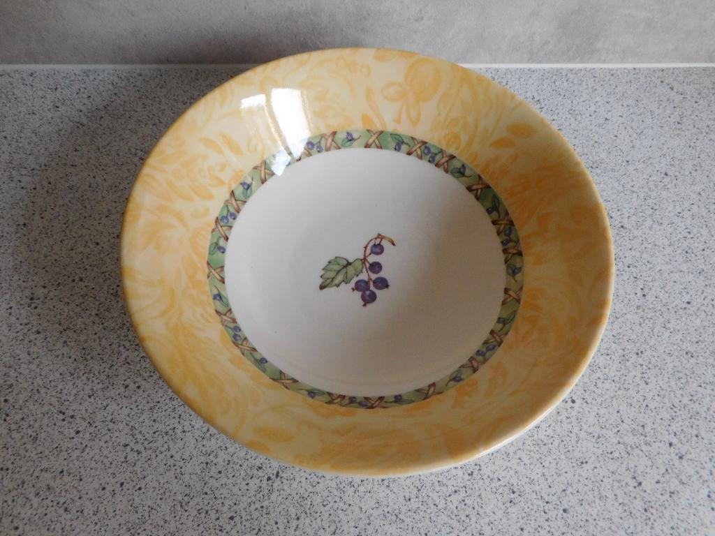 Schaal 17 cm. Blauwe Bes Arcadia Johnson Brothers, Ophalen of Verzenden, Overige stijlen, Porselein, Schaal of Schalen