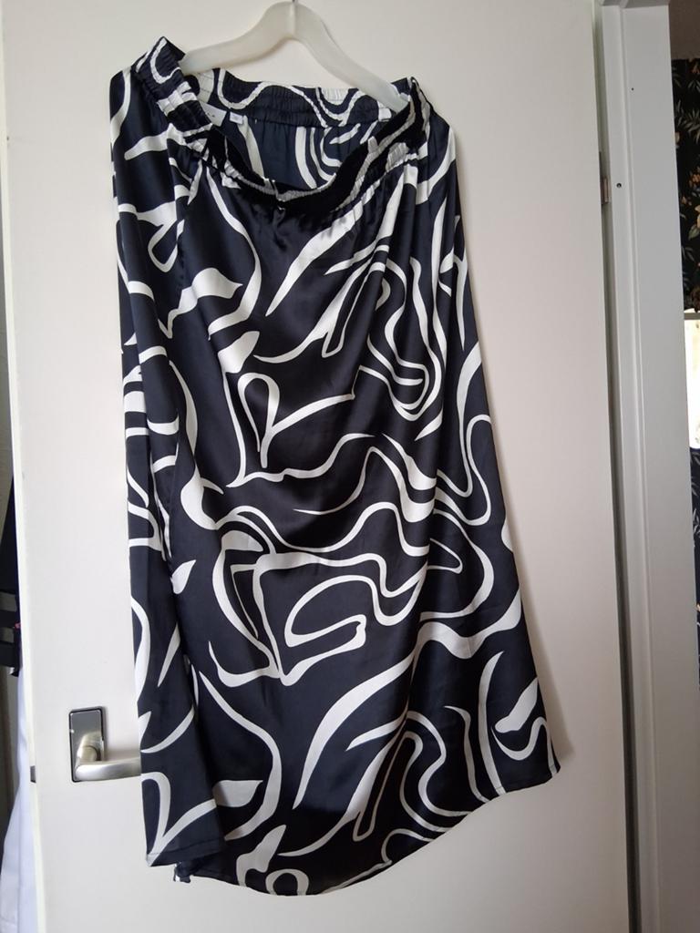 Dames lange rok zwart 46 VILA, Kleding | Dames, Rokken, Zwart, Vila, Maat 46/48 (XL) of groter, Ophalen of Verzenden