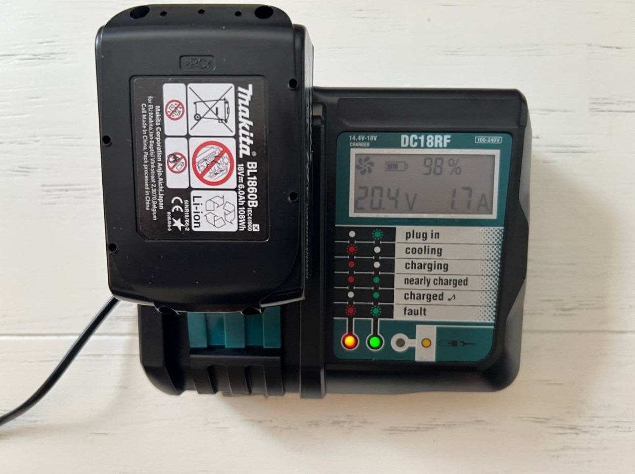Makita DC18RF 14.4-18V Snellader met USB-poort, Ophalen of Verzenden, Nieuw
