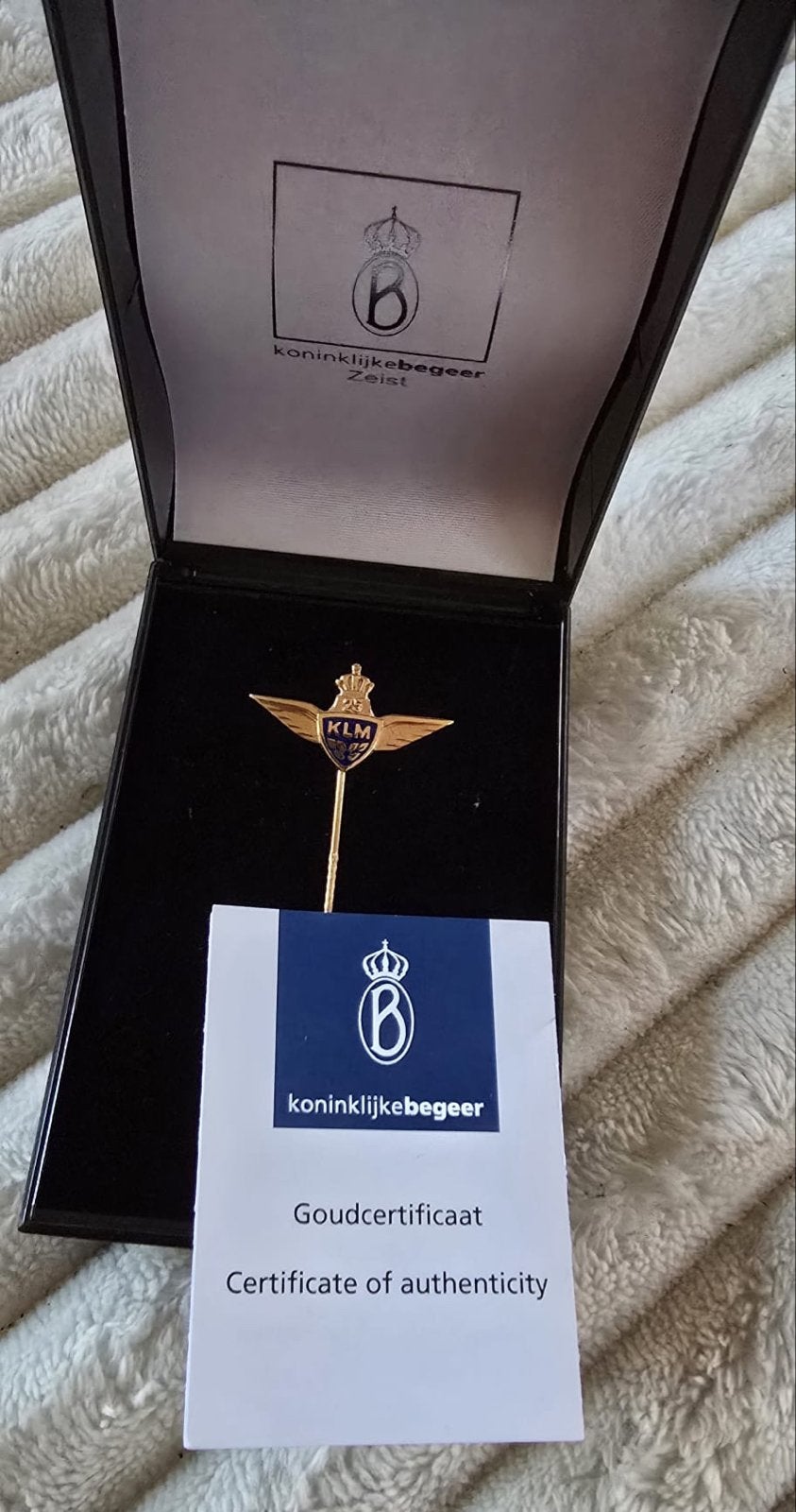 Gouden speld 25 jaar KLM - Koninklijke Begeer, Ophalen of Verzenden, Zo goed als nieuw, Minder dan 4 cm, Goud