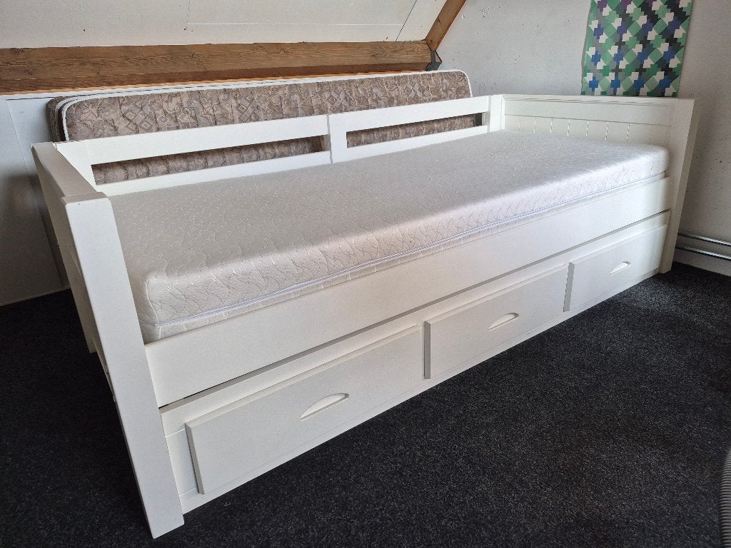 Eenpersoons bed met nachtkastje 200x90, Ophalen, Gebruikt, 90 cm, Eenpersoons