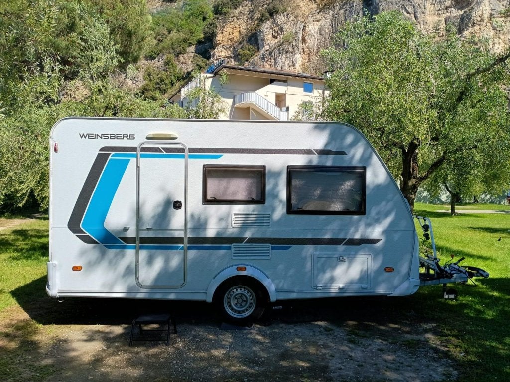 Weinsberg CaraTwo Caratwo 400LK (1054410), Caravans en Kamperen, Overige merken, Treinzit, Particulier, Koelkast