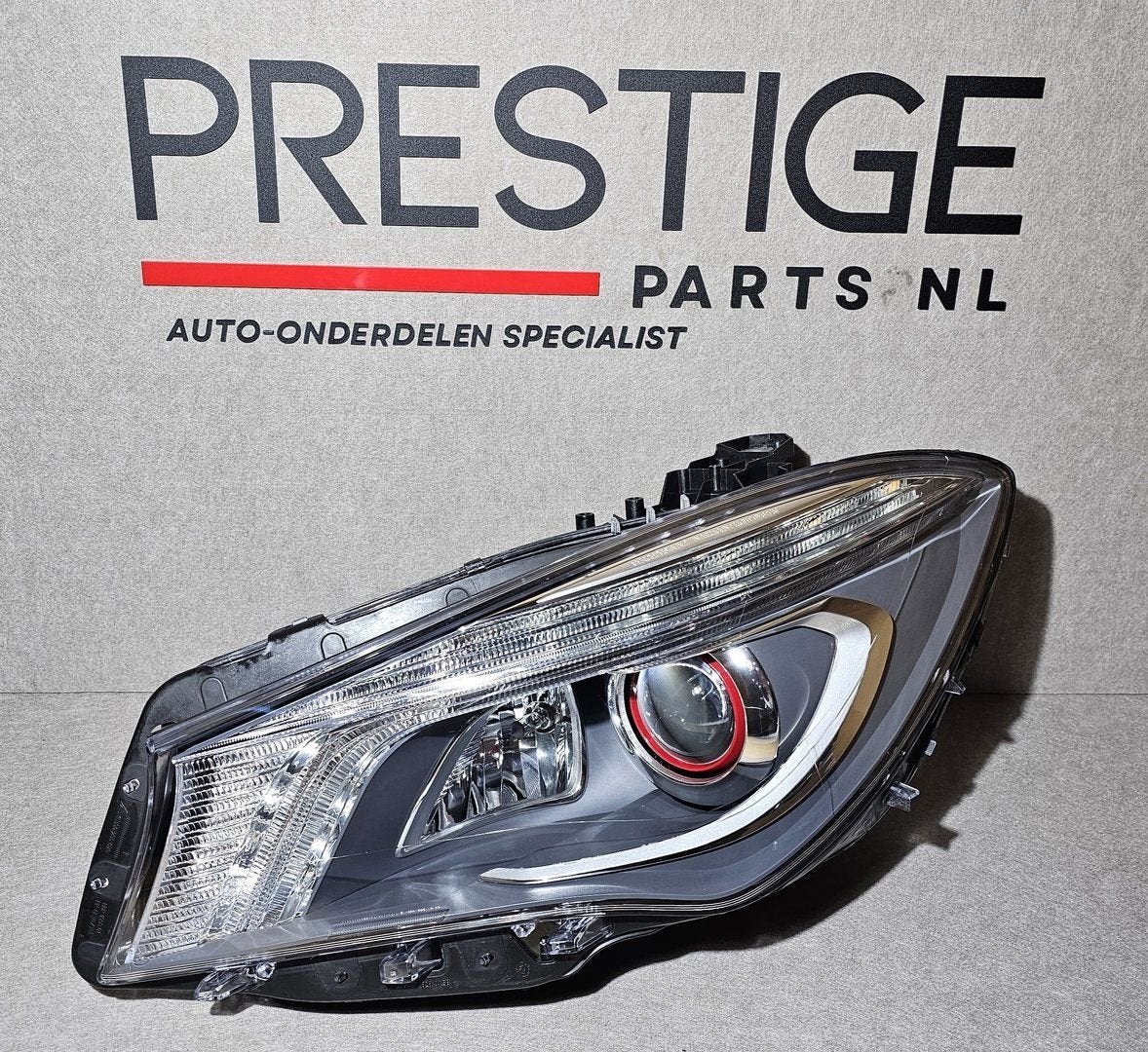 Koplamp CLA Klasse W117 A117 ILS Xenon LED Rood RING Links, Gebruikt, -, Ophalen of Verzenden, -