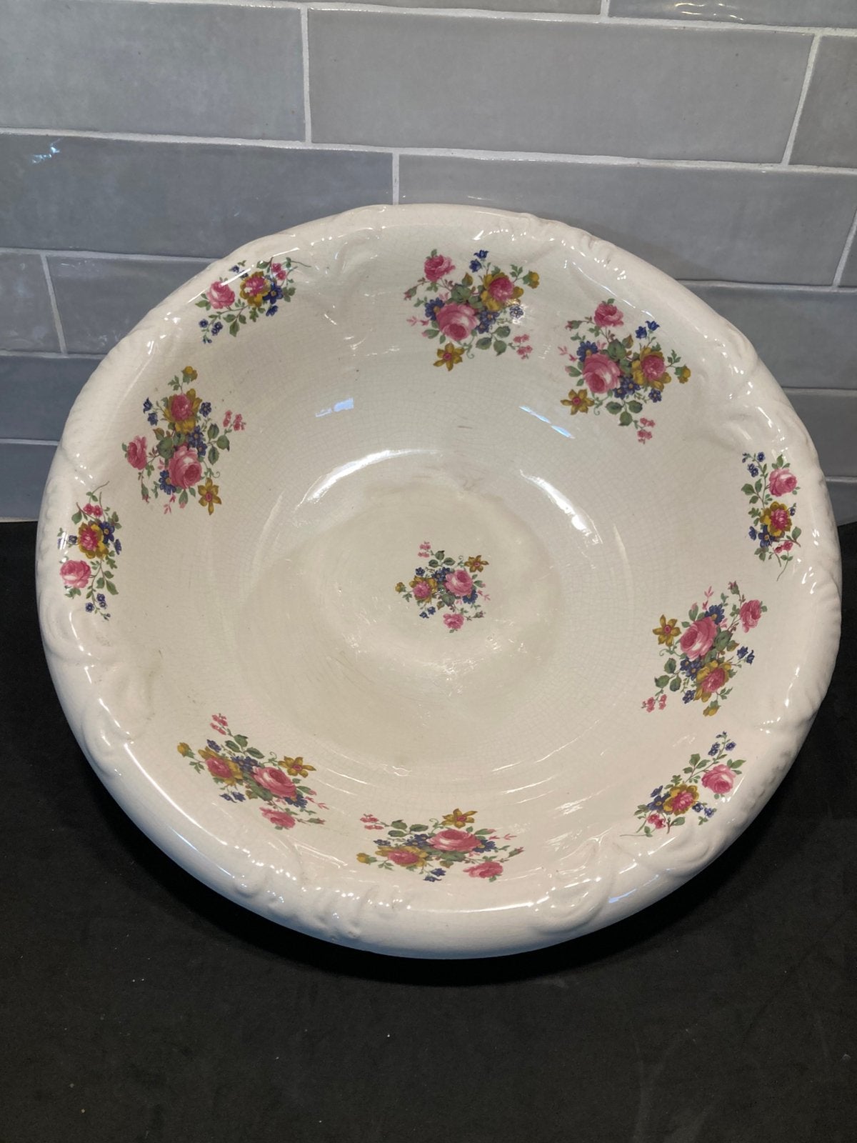 Antieke waskom met rozen (080626), Antiek en Kunst, Antiek | Keramiek en Aardewerk, Ophalen of Verzenden