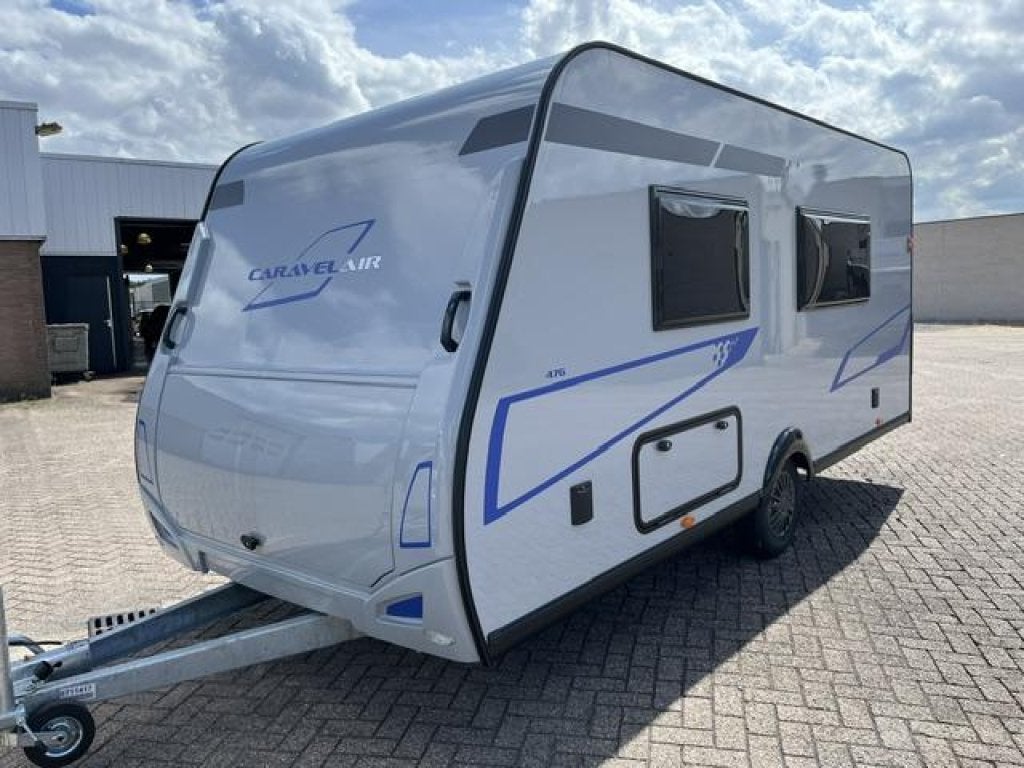 Caravelair Sport Line 476 2026 Nu met 2500 euro korting, Dwars-stapelbed, Bedrijf, Reservewiel, 4 tot 5 meter
