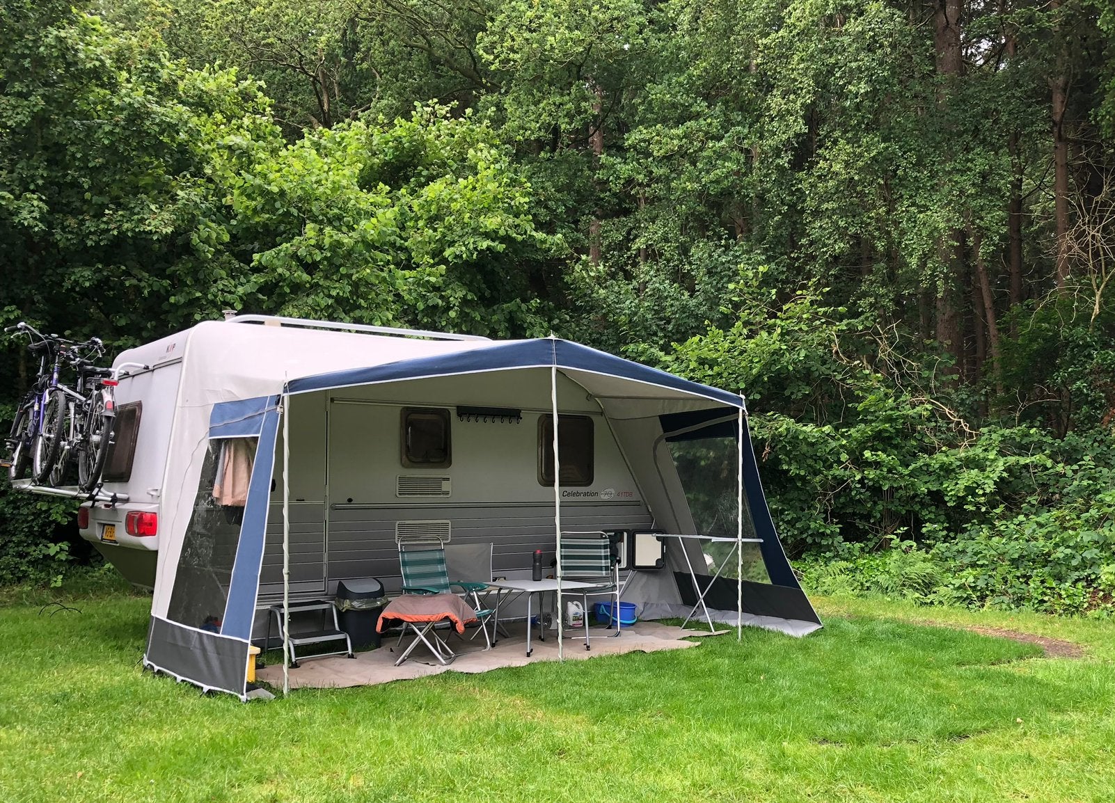 Mooie Kip caravan Celebration 41 TDB, Vast bed, Kip, Treinzit, 750 - 1000 kg