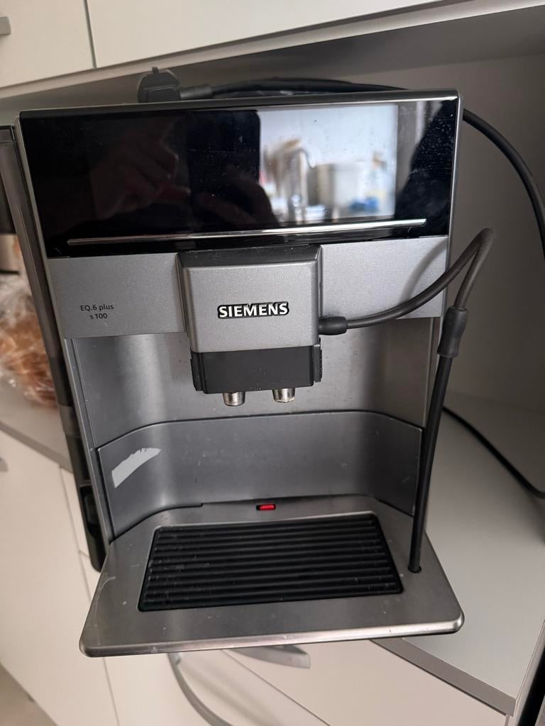 Siemens EQ.6 plus s100 koffiemachine, Afneembaar waterreservoir, Gebruikt, Koffiemachine, 4 tot 10 kopjes