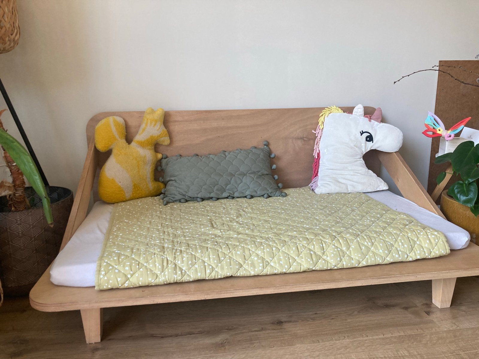 Leuk kinderbankje van hout - daybed / chillhoekje, Ophalen, Zo goed als nieuw, Overige typen