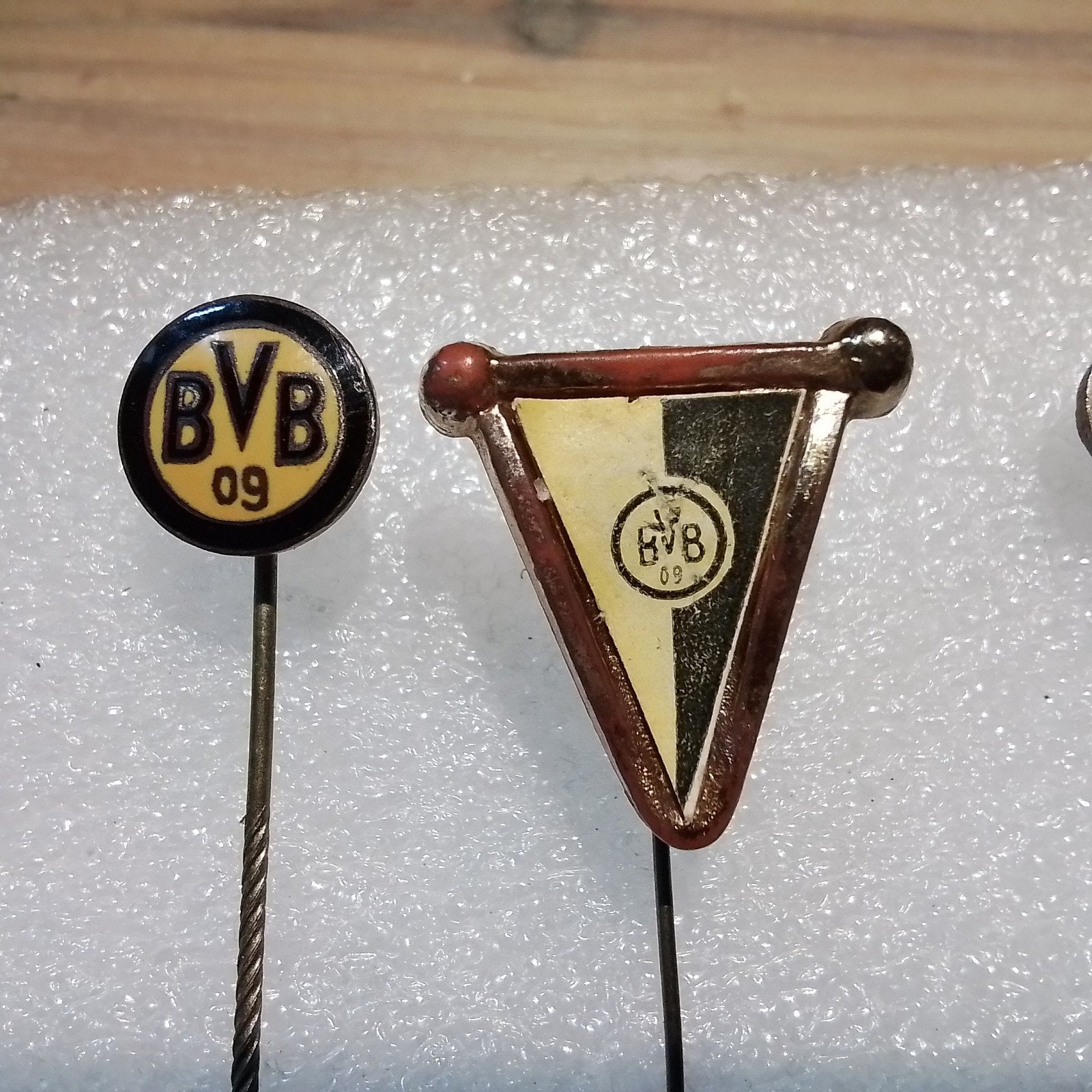 Borussia Dortmund, geëmailleerd en gemerkt, Verzamelen, Speldjes, Pins en Buttons, Ophalen of Verzenden, Gebruikt