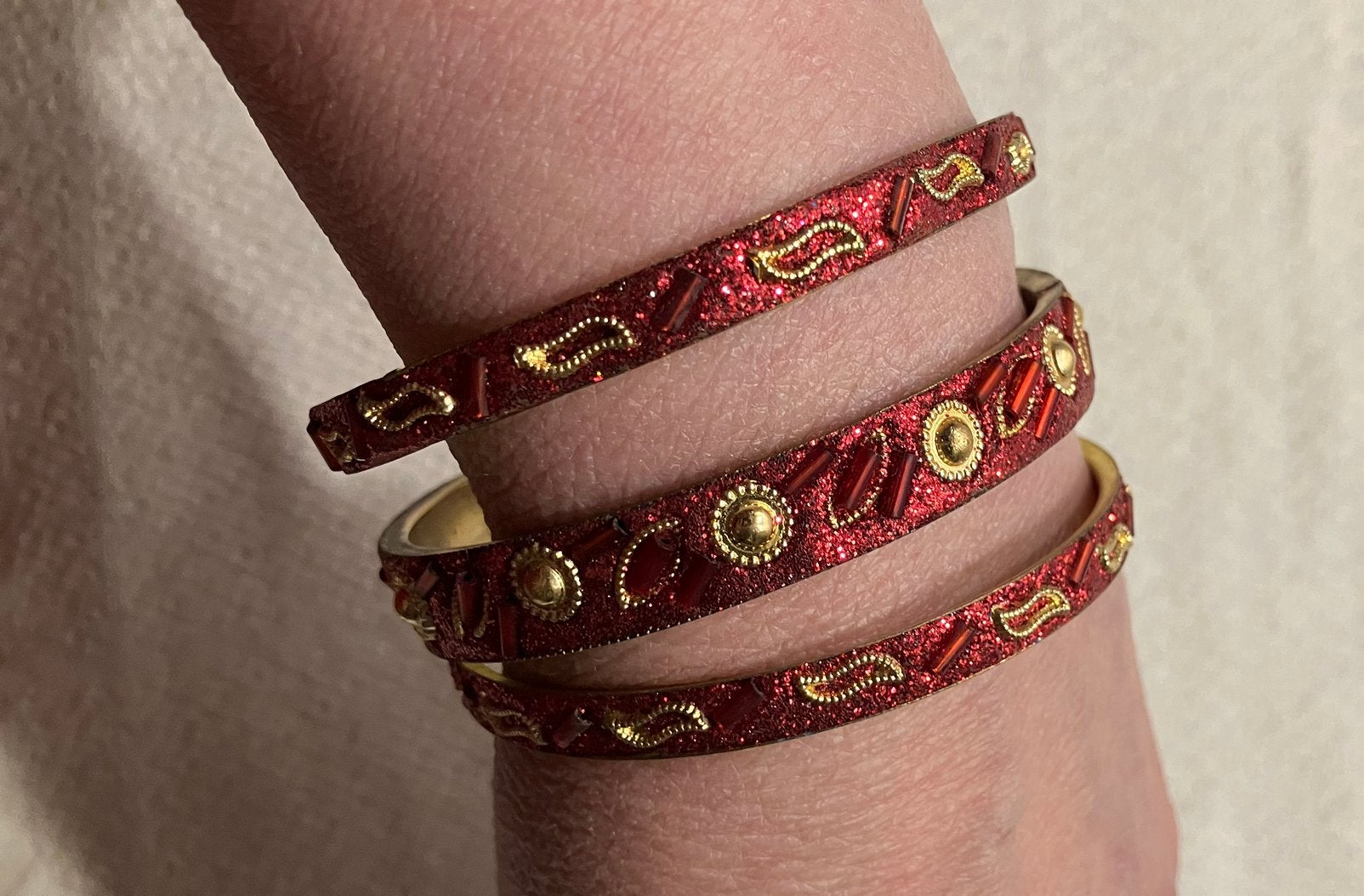 Rode armbanden, Sieraden, Tassen en Uiterlijk, Ophalen of Verzenden, Nieuw, Rood