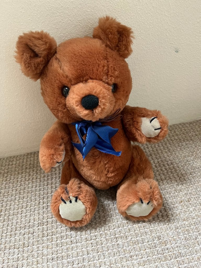 Vintage R. Dakin & Company Teddybeer met Blauwe Strik, Ophalen of Verzenden, Zo goed als nieuw, Stoffen beer, Overige merken