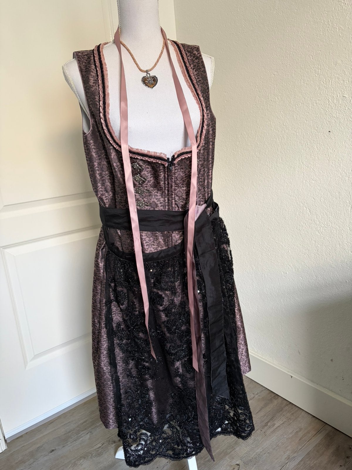WIESNWUID Dirndl Finja altrosa maat 48, Ophalen, Overige typen, Maat 46/48 (XL) of groter, Zo goed als nieuw