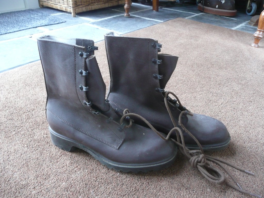 Leger kistjes maat 42 NIEUW, Ophalen of Verzenden, Landmacht, Nederland, Kleding of Schoenen