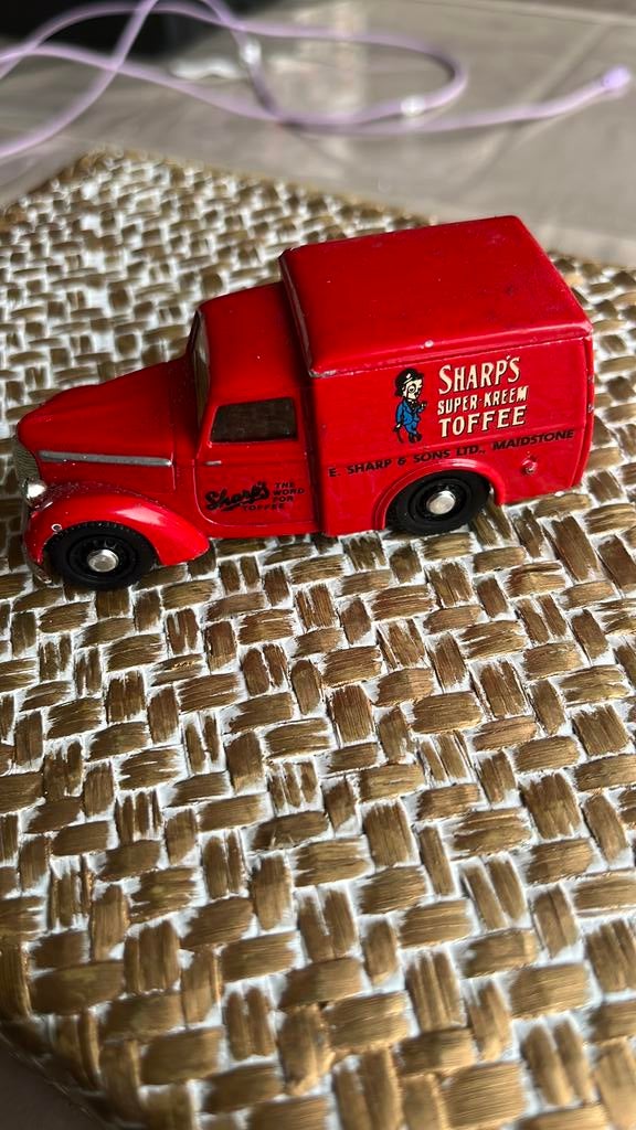 Matchbox Dinky Collection - DY-81948 - Dinky Toys - 1:43, Hobby en Vrije tijd, Modelauto's | 1:43, Ophalen of Verzenden, Zo goed als nieuw