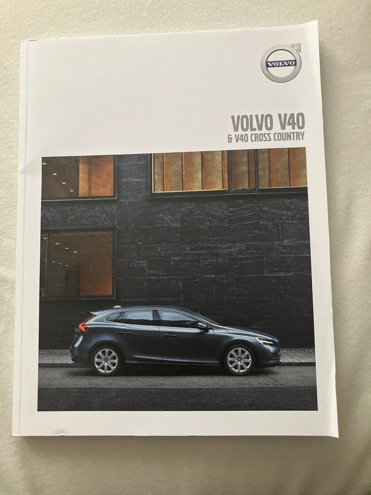 Brochure Volvo V40, Ophalen of Verzenden, Zo goed als nieuw, Volvo