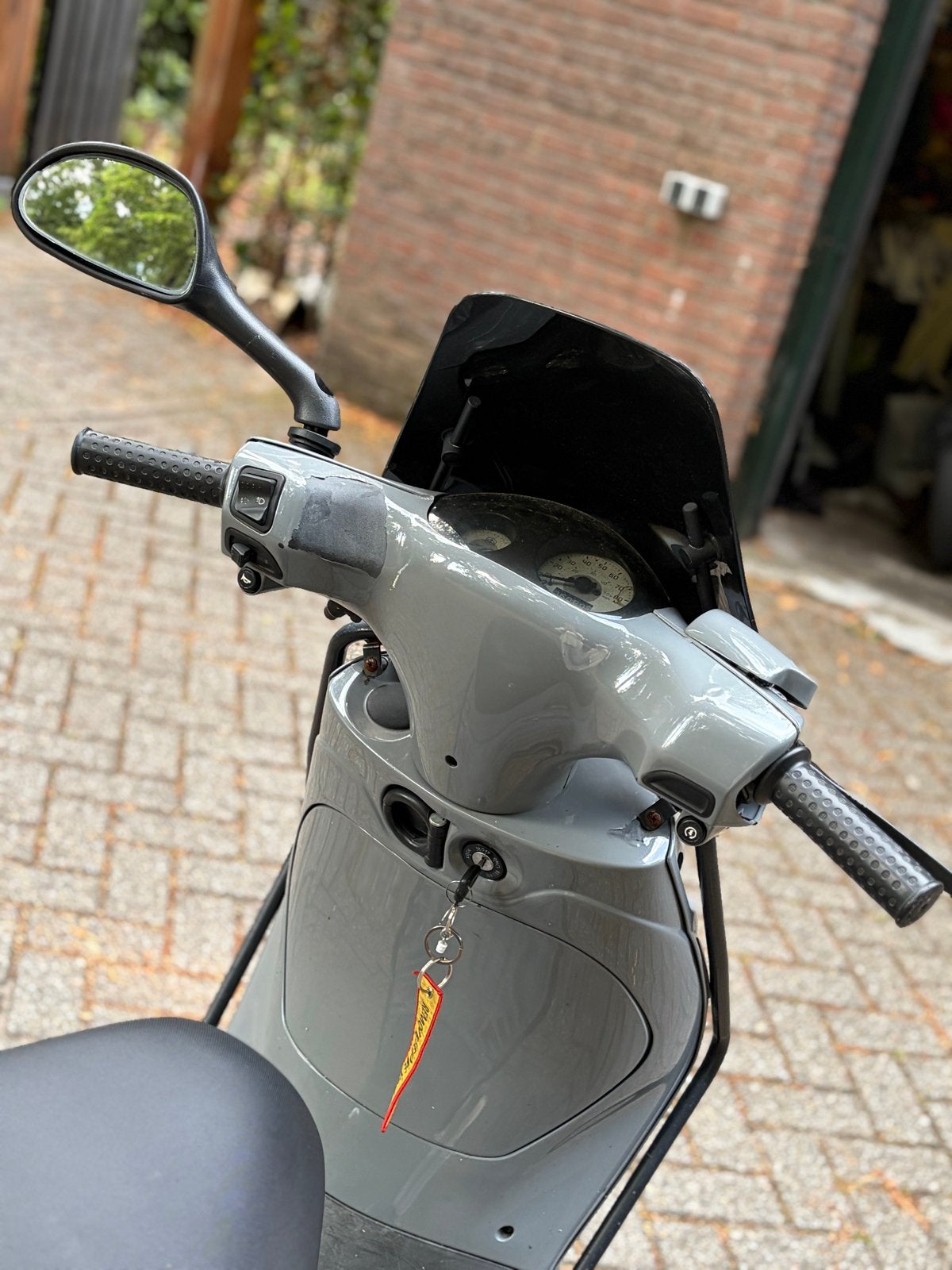 Piaggio Zip 4-takt - Grijs - Gebruikt Nardo Grey, Fietsen en Brommers, Scooters | Piaggio, Ophalen, Gebruikt, Maximaal 45 km/u