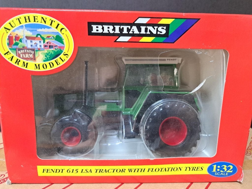 Britains 9443 Fendt Favorit 615 LSA 1:32 Tractor in doos, Ophalen of Verzenden, Nieuw, Tractor of Landbouw, Britains