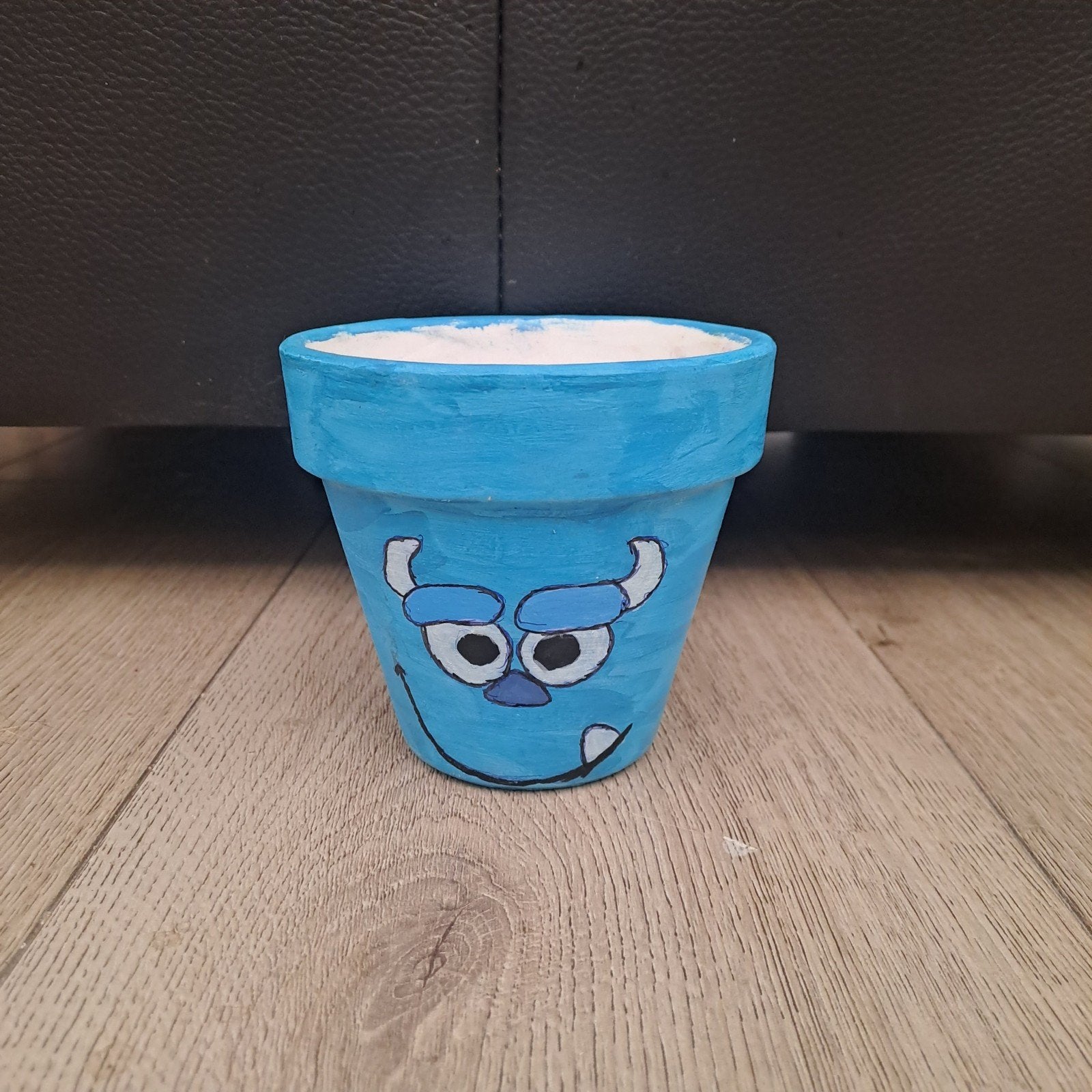 Leuke blauwe bloempot met monster gezichtje - 11 cm, Gebruikt, Rond, Binnen, Ophalen of Verzenden