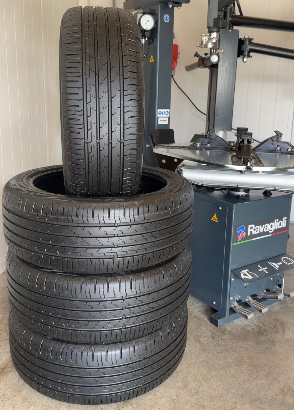 4 Stuks Continental 205 45 17 Zomerbanden Inclusief Montage, 205/45 R17, 17 inch, Personenwagen, Zomerbanden