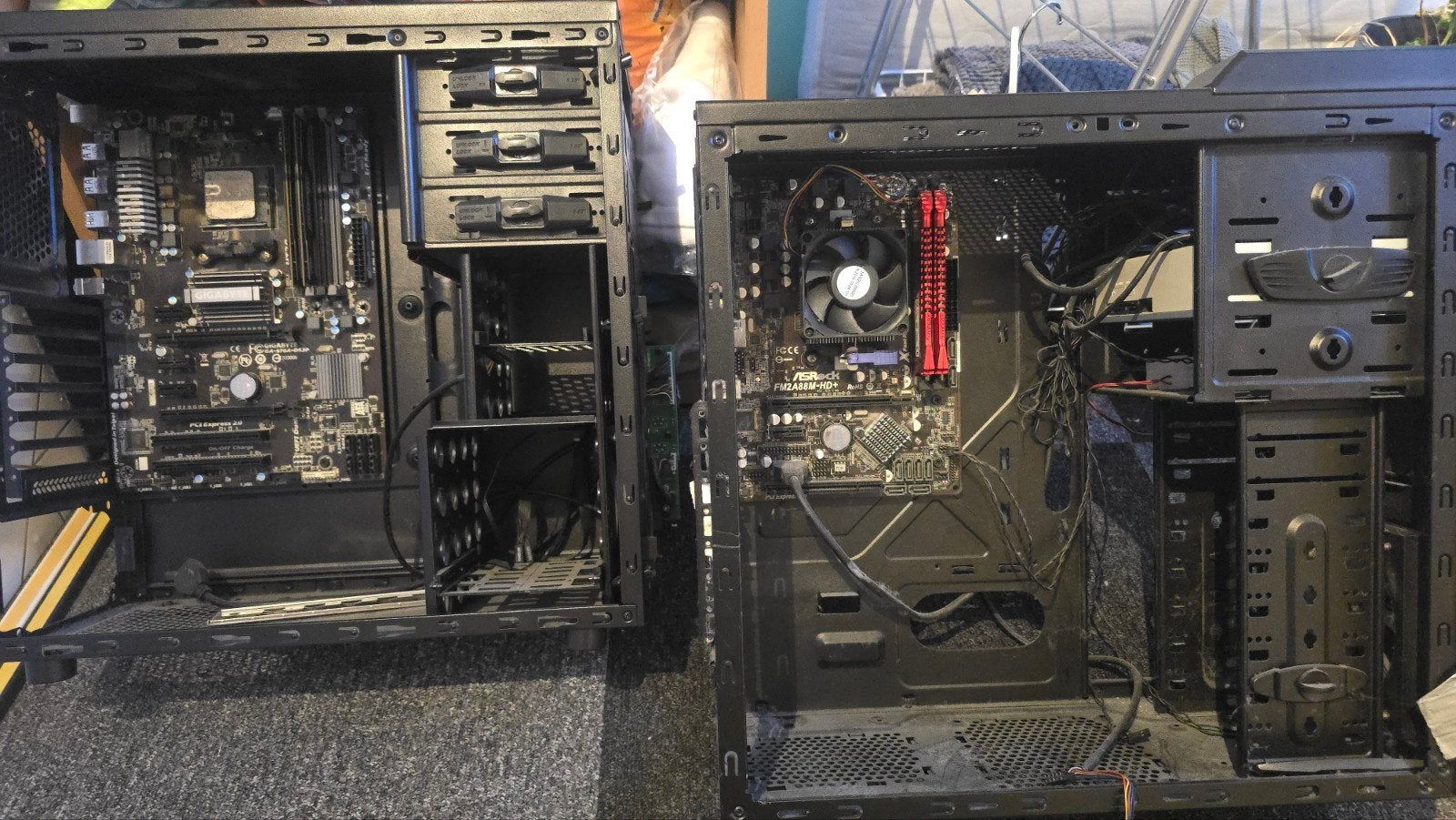 2x oude AMD pc's, Computers en Software, Desktop Pc's, Gebruikt, 2 tot 3 Ghz, 8 GB, Ophalen