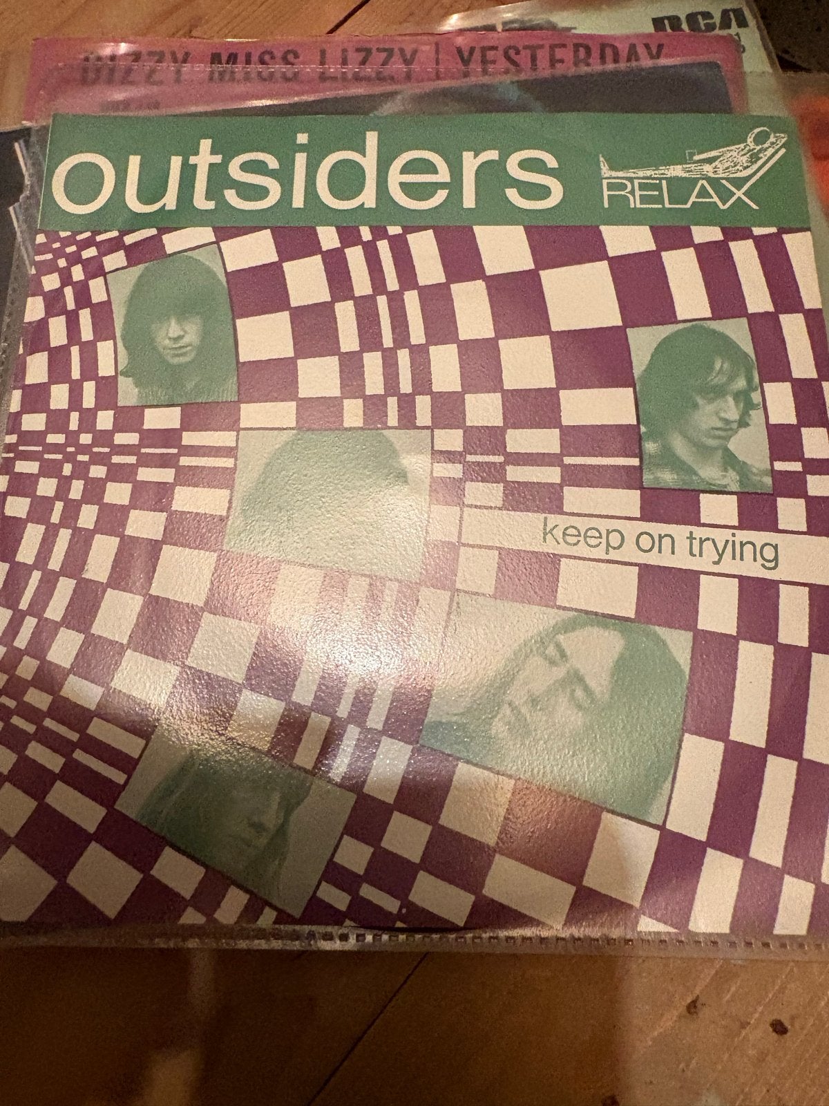 The Outsiders - Keep On Trying (Vinyl Single), Cd's en Dvd's, Gebruikt, Originele persing, 7 inch, Ophalen of Verzenden