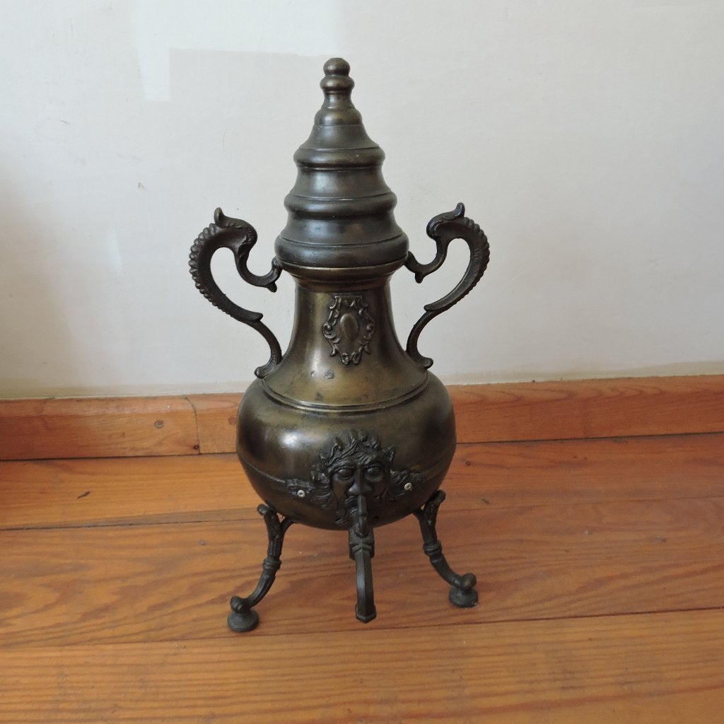 Oude kraantjeskan renaissance stijl samovar met versieringen, Antiek en Kunst, Ophalen of Verzenden