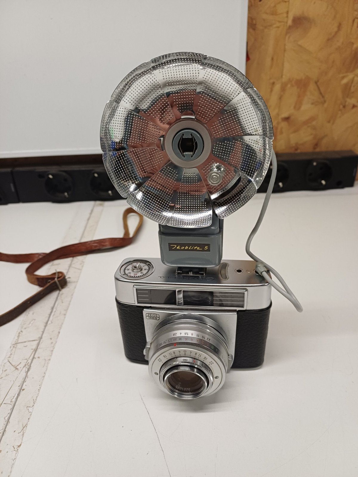 Zeiss Ikon Contessa camera met Ikoblitz 5 en accessoires, Ophalen of Verzenden, Gebruikt, Overige Merken