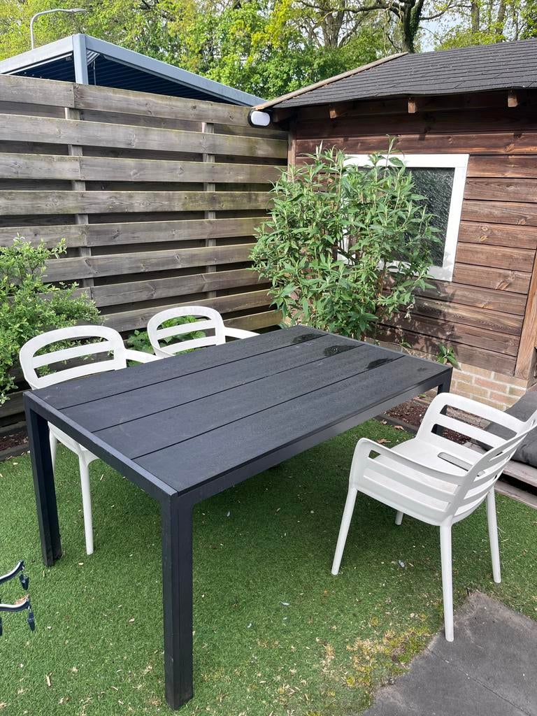 Jutlandia tuinset: tafel en 3 witte stoelen, Ophalen, Kunststof, Gebruikt, Eettafel