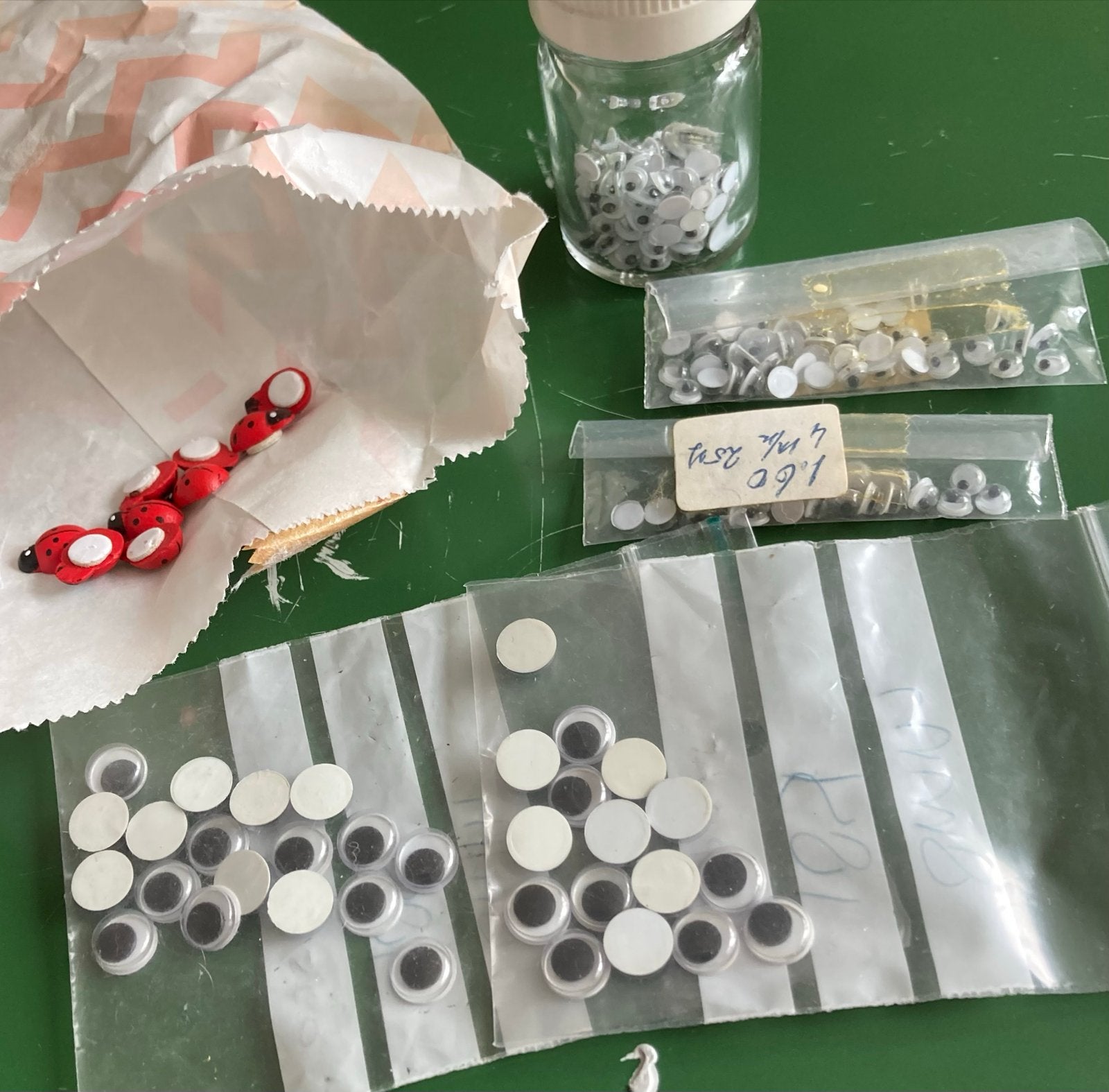 Plakoogjes en 10 lieveheersbeestjes voor knutselen, Zelfklevend, Dieren, Nieuw, Meerkleurig