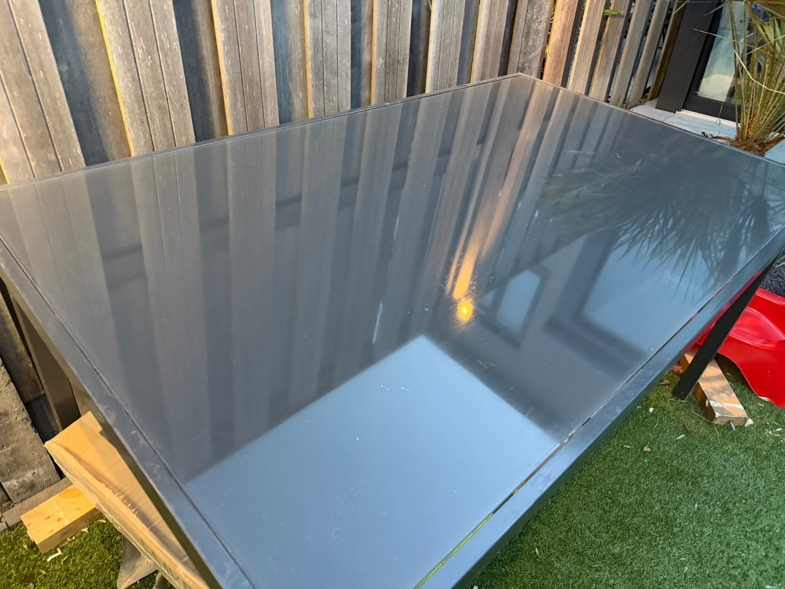 Mooie buitentafel met glas, Ophalen, Zo goed als nieuw, Rechthoekig, Aluminium