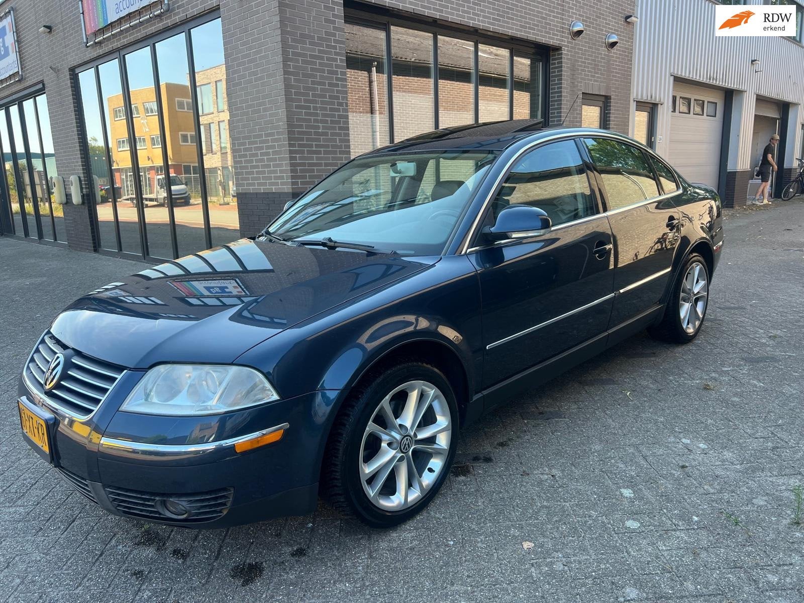 Volkswagen Passat 1.8 Turbo! Uniek! AUTOMAAT! Leder! Dak!, Auto's, Dealer onderhouden, Gebruikt, 4 cilinders, 150 pk
