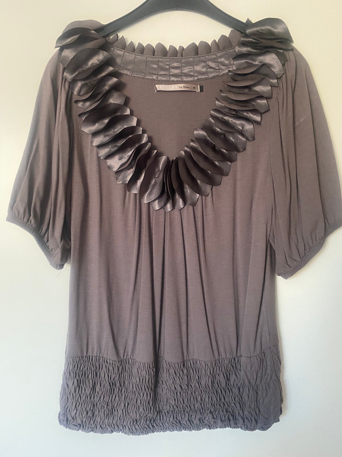 Mooie blouse van Steps ruchesrand langs de V-hals maat M, Kleding | Dames, Tops, Maat 38/40 (M), Ophalen of Verzenden, Zo goed als nieuw