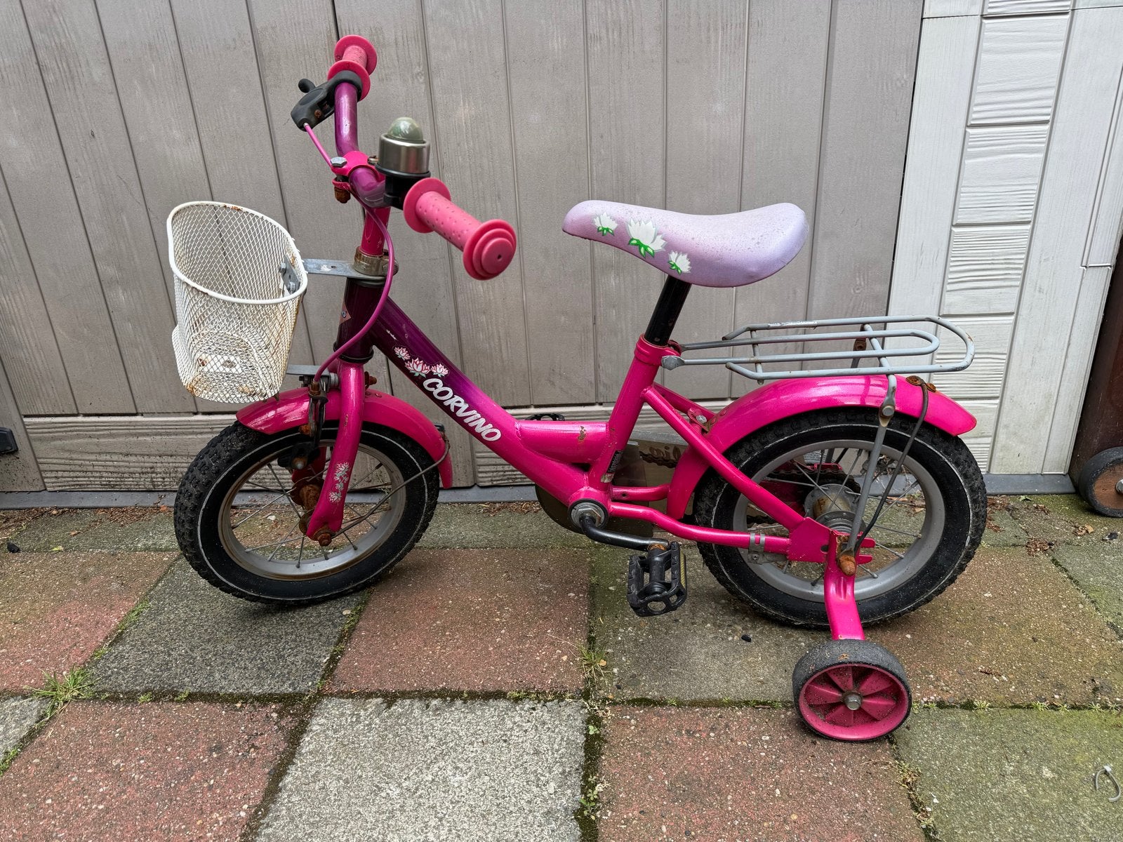 Roze kinderfiets Corvino met zijwieltjes en mandje, Zijwieltjes, Velgrem, Ophalen of Verzenden, 16 tot 20 inch
