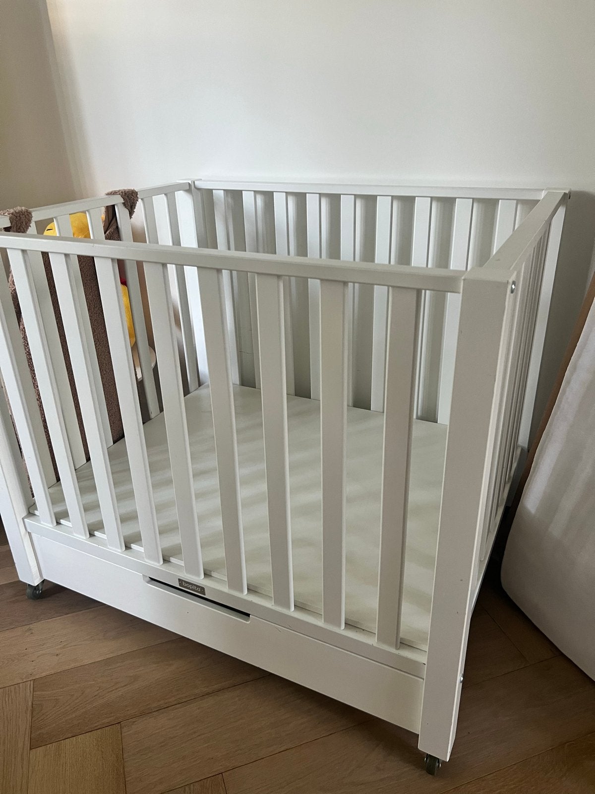 Bopita box verrijdbaar met matras en opberglade, Kinderen en Baby's, Ophalen, Zo goed als nieuw, Vierkant, Lade