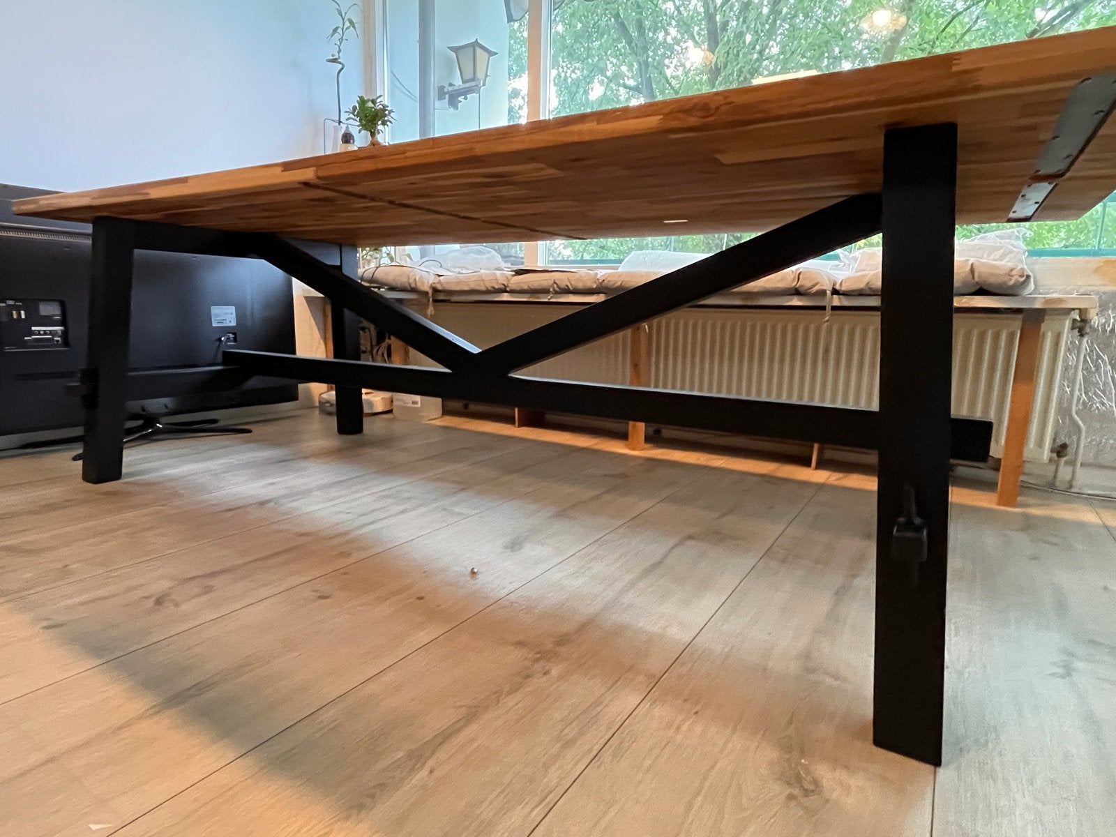 Ikea SKOGSTA eettafel 235x100 cm met lichte gebruikssporen, Ophalen, Gebruikt, 200 cm of meer, 50 tot 100 cm