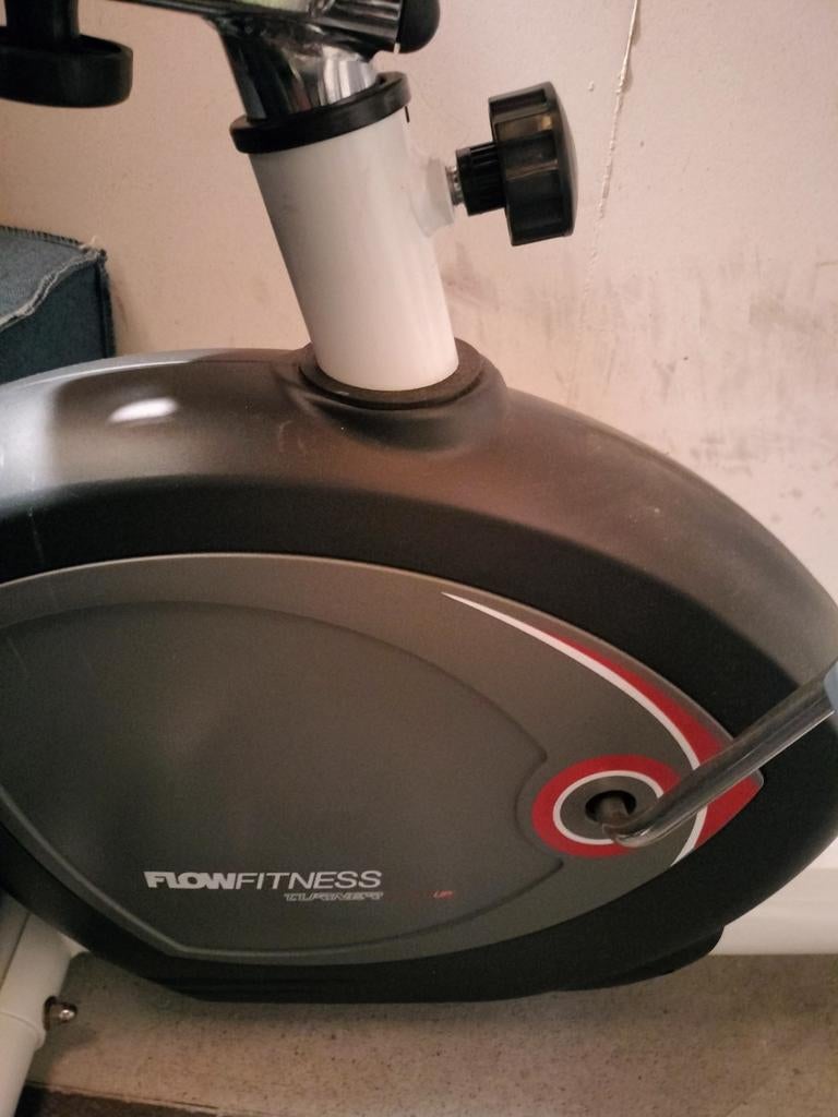 Flow Fitness hometrainer, Sport en Fitness, Ophalen, Zo goed als nieuw, Hometrainer